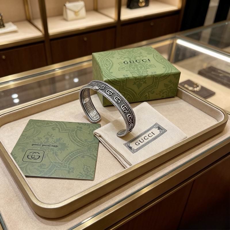 Gucci Bracelet 06yxs10
